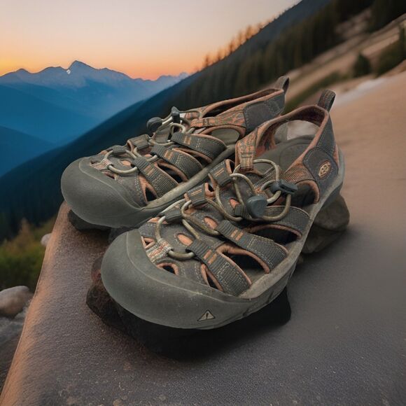 KEEN Shoes - Keen Sandals Women Approx. Size 9 - See Photos For Measurements - Fair Cond.